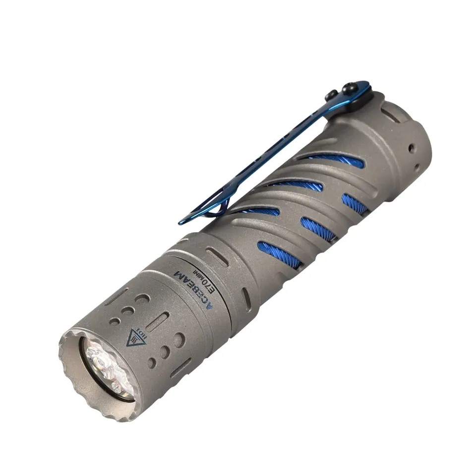 acebeam-e70-mini-titan-taschenlampe-2000-lumen-high-cri image 1