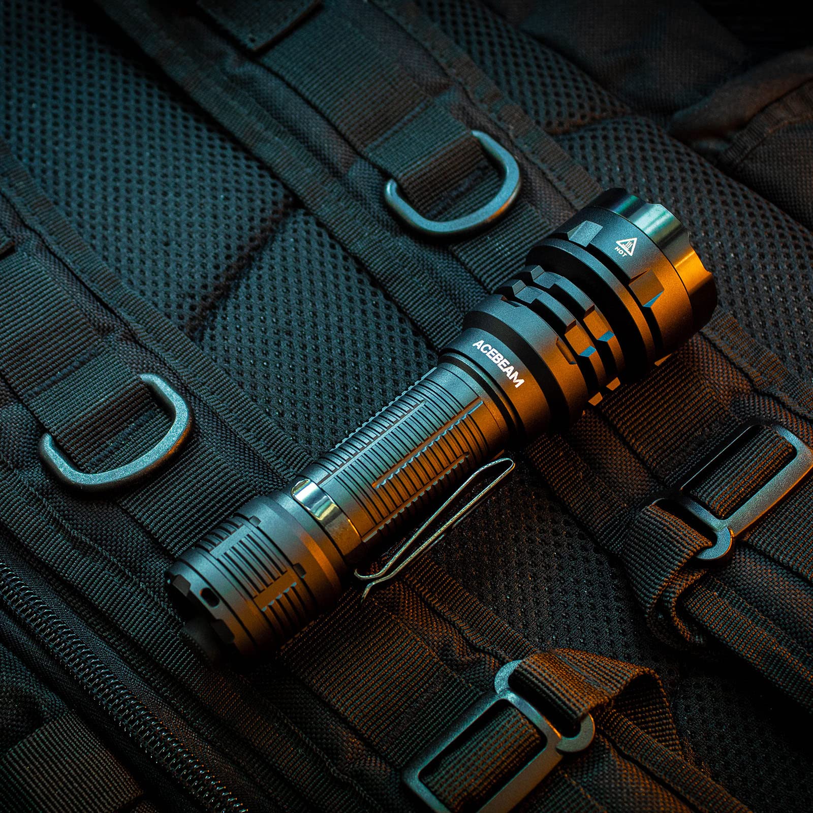 acebeam-defender-p17-taschenlampe-4900-lumen-445m-taktisch image 5