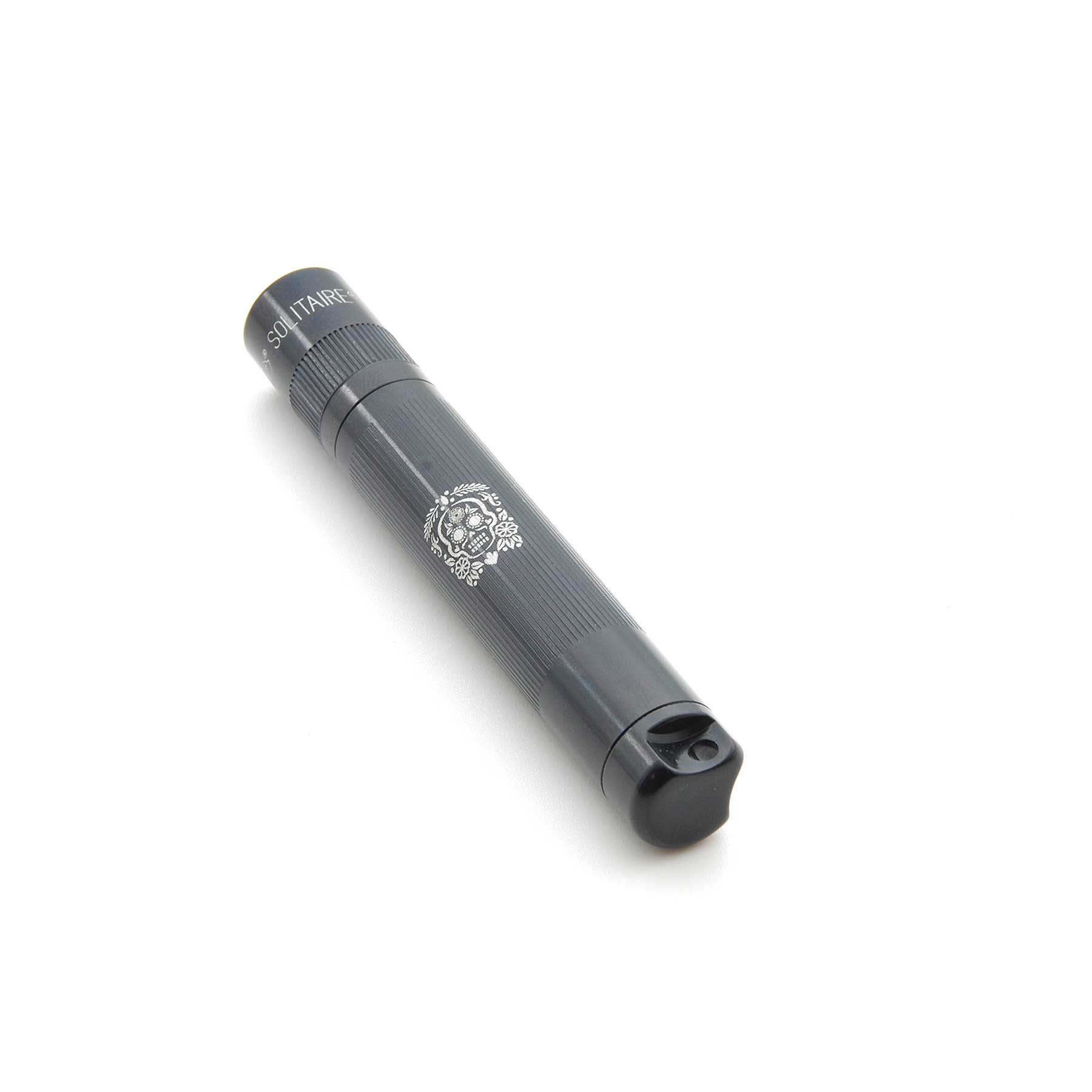 maglite-solitaire-taschenlampe-1xaaa-schwarz-sugar-skull image 6