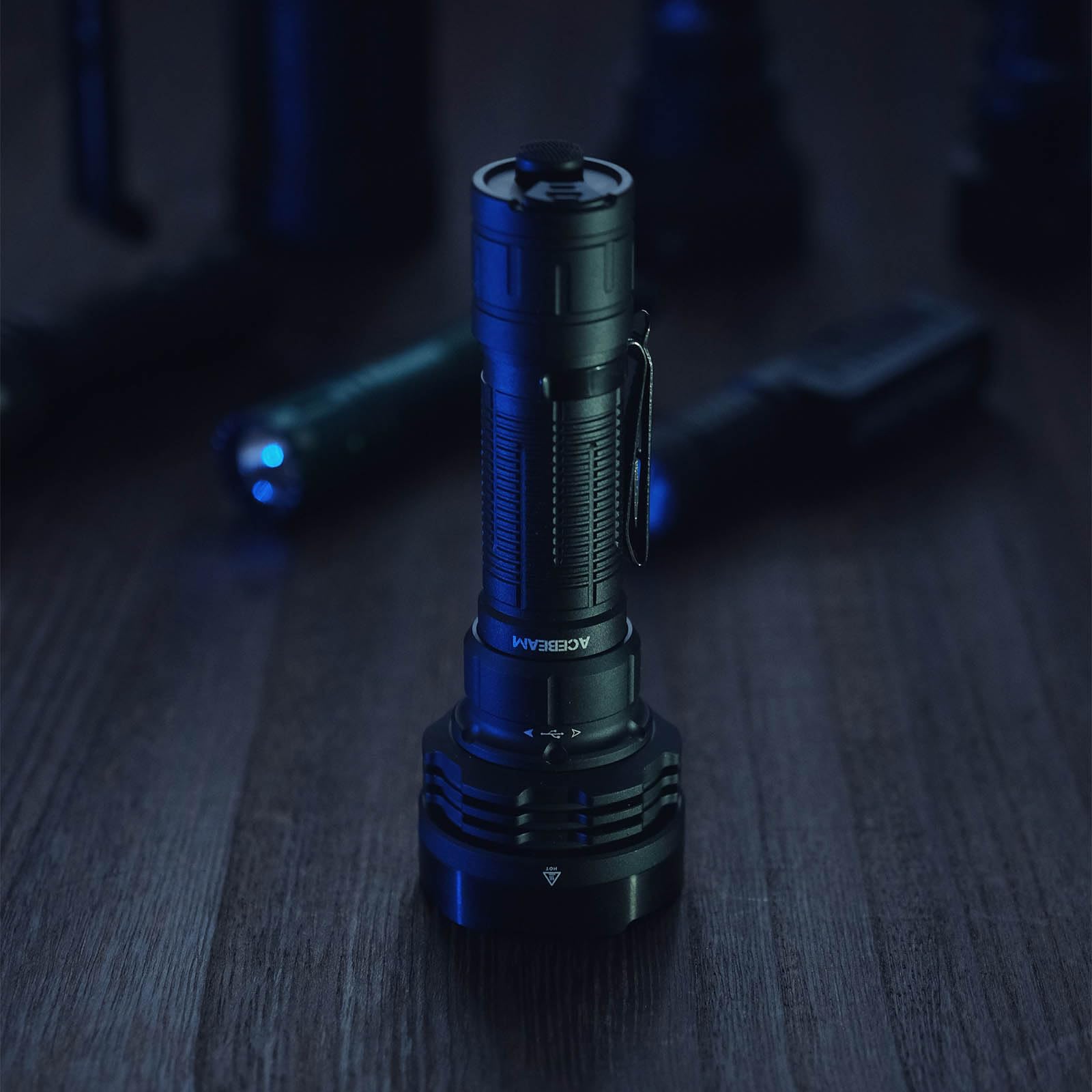 acebeam-defender-p18-taschenlampe-5000-lumen-usb-c image 6